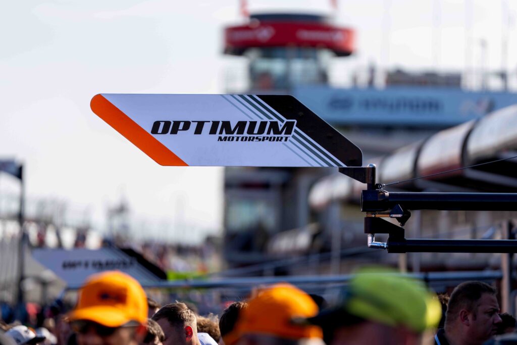 Optimum Motorsport Marc Warren & Jack Brown McLaren Artura GT4 British GT Championship Brands Hatch 2025