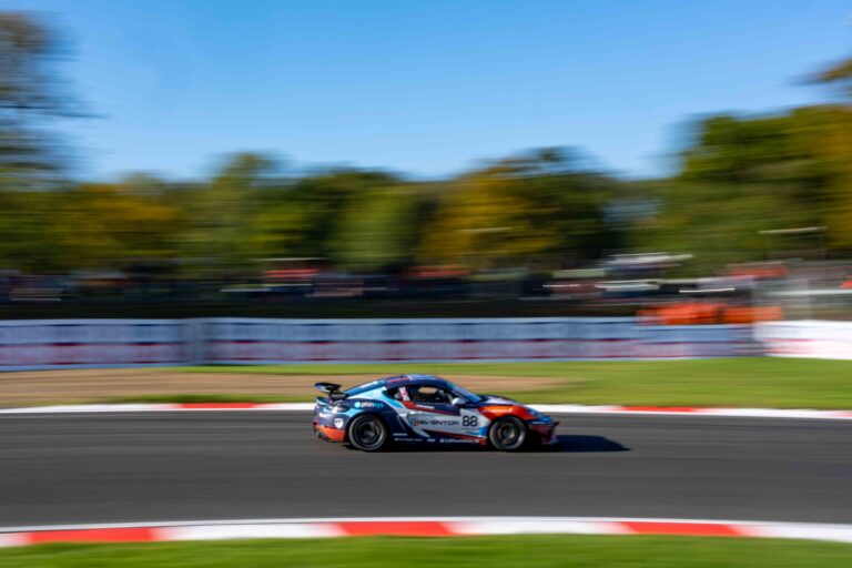 Porsche Sprint Challenge, Brands Hatch, UK