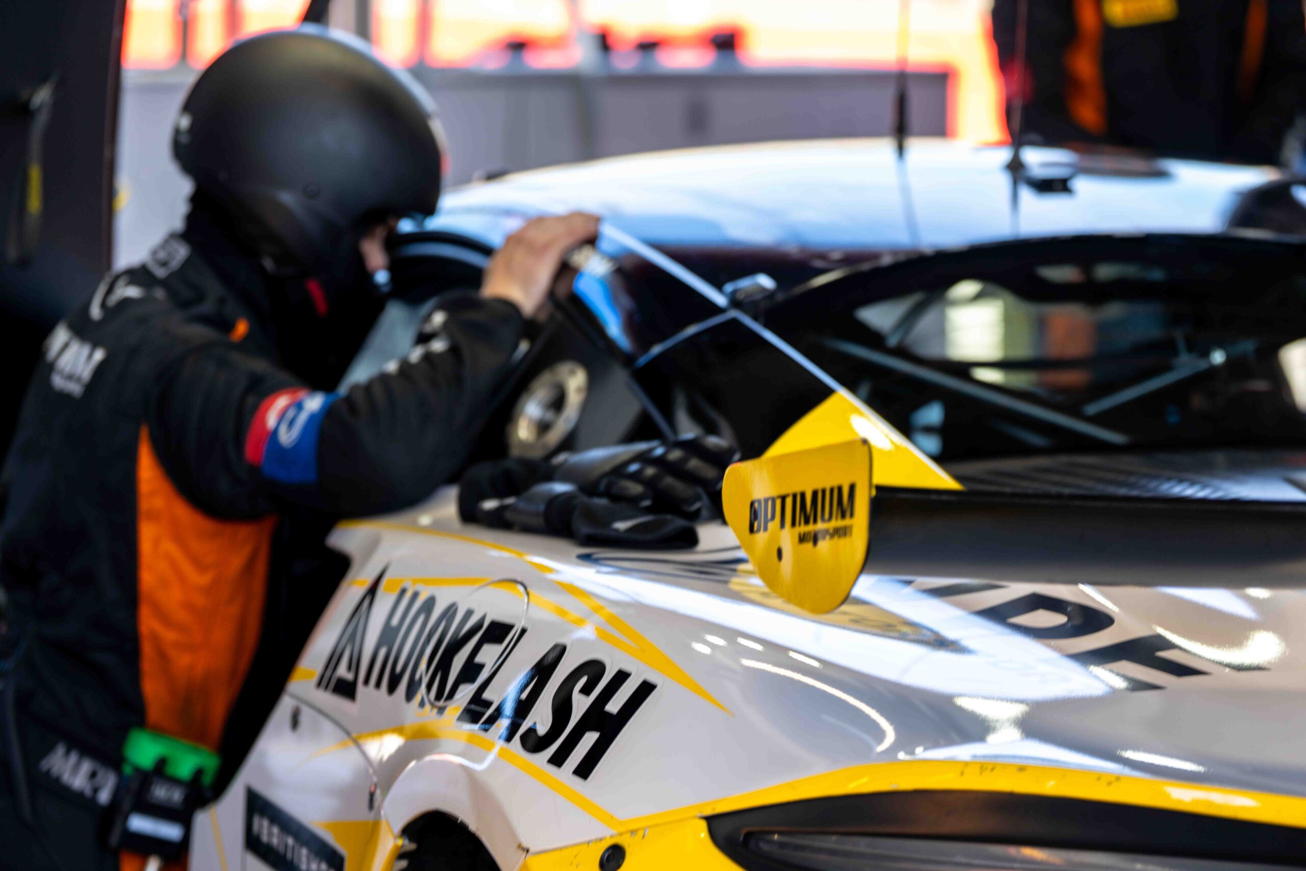 Optimum Motorsport Marc Warren & Jack Brown McLaren Artura GT4 British GT Championship Brands Hatch 2025