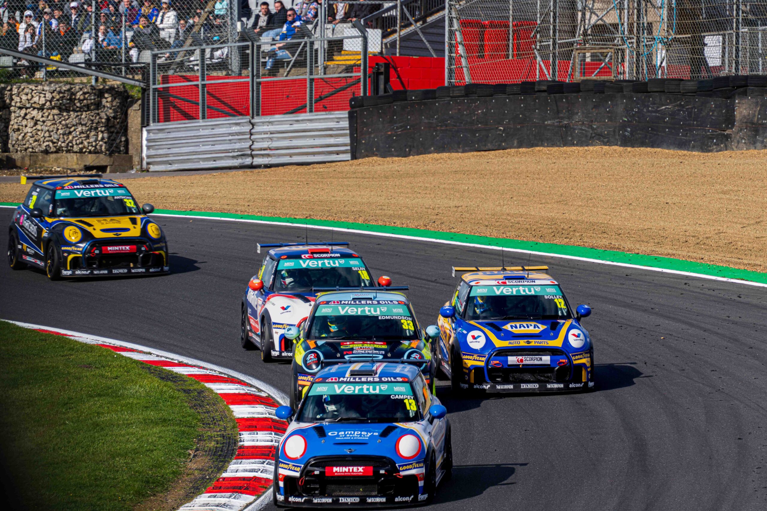 Season finale of the Vertu Mini Challenge Brands Hatch 2025