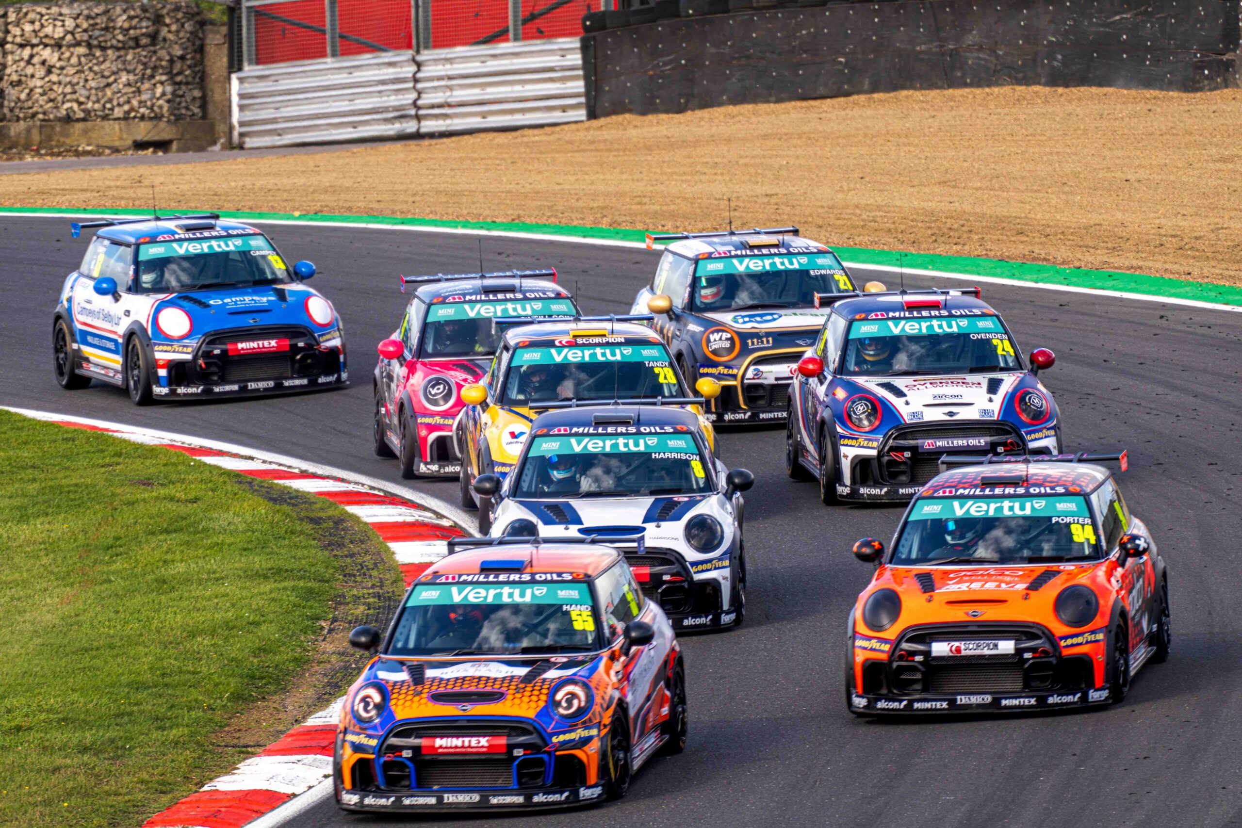 Season finale of the Vertu Mini Challenge Brands Hatch 2025
