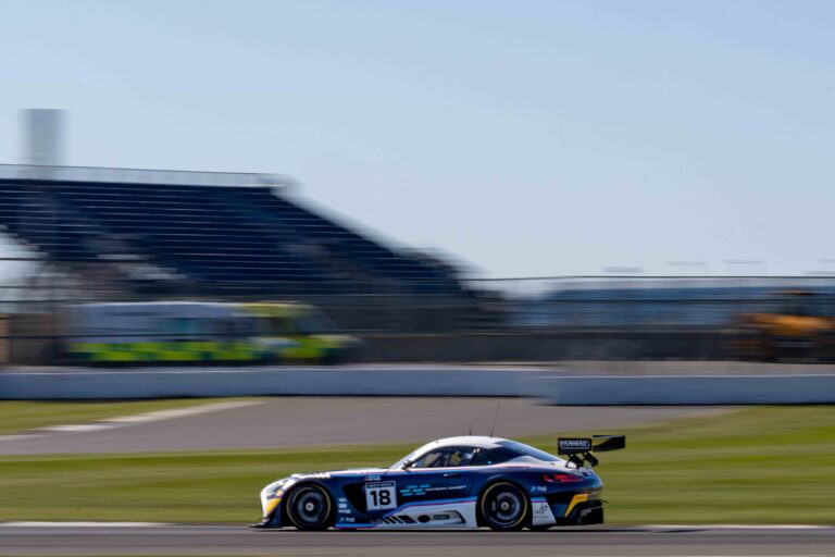 Car #18 Kevin Tse & Ben Green In a Mercedes-AMG GT3 Evo For 2 Seas Motorsport