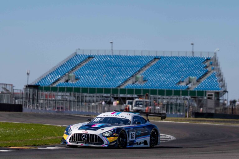 Car #18 Kevin Tse & Ben Green In a Mercedes-AMG GT3 Evo For 2 Seas Motorsport
