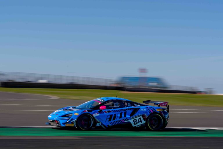 Car #84 Revie Lake & Blake Angliss In a McLaren Artura GT4 For Mahiki Racing