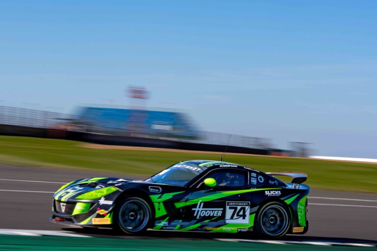Car #74 Thomas Holland & Hadley Simpson In a Ginetta G56 GT4 Evo For Innovation Racing