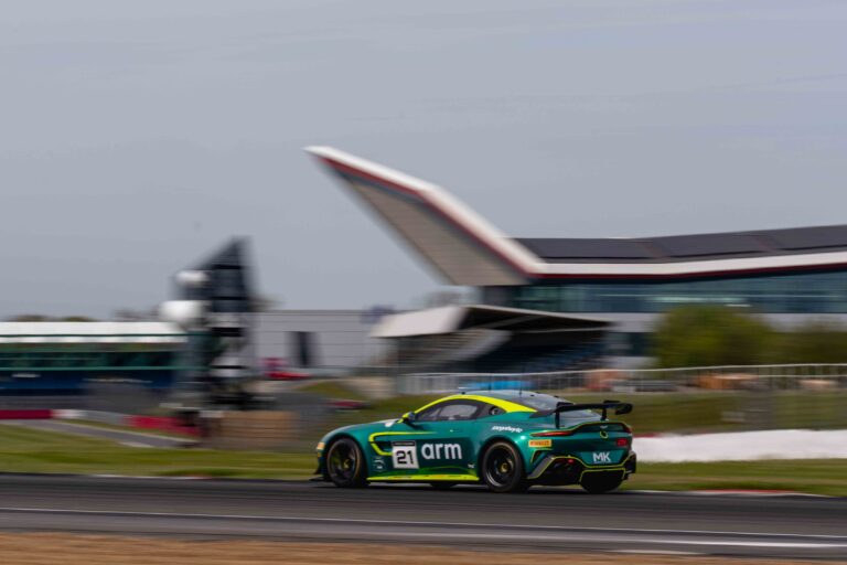 Car #21 Will Orton & Jessica Hawkins In a Aston Martin Vantage AMR GT4 Evo For MK Racing