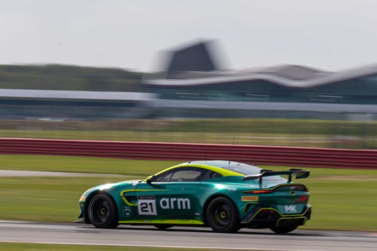 Car #21 Will Orton & Jessica Hawkins In a Aston Martin Vantage AMR GT4 Evo For MK Racing