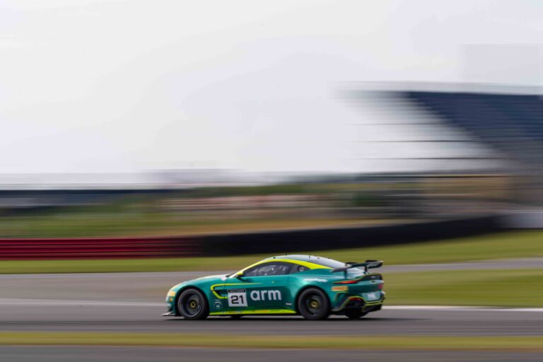 Car #21 Will Orton & Jessica Hawkins In a Aston Martin Vantage AMR GT4 Evo For MK Racing
