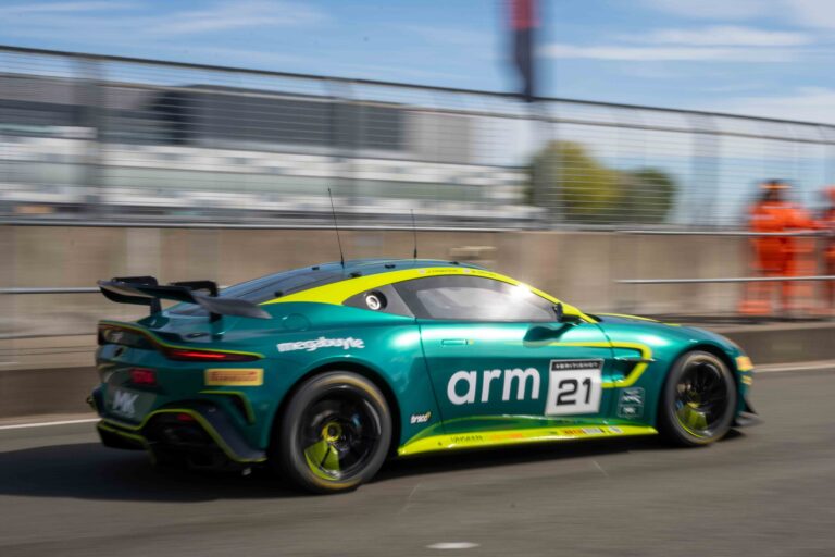 Car #21 Will Orton & Jessica Hawkins In a Aston Martin Vantage AMR GT4 Evo For MK Racing