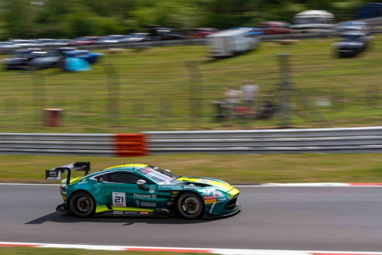 Car #21 Oliver Söderström & Arthur Dorison In a Aston Martin Vantage AMR GT3 EVO For Comtoyou Racing