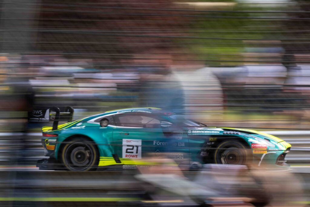 Car #21 Oliver Söderström & Arthur Dorison In a Aston Martin Vantage AMR GT3 EVO For Comtoyou Racing at the GT World Challenge 
