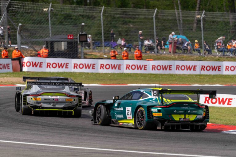 Car #21 Oliver Söderström & Arthur Dorison In a Aston Martin Vantage AMR GT3 EVO For Comtoyou Racing at the GT World Challenge