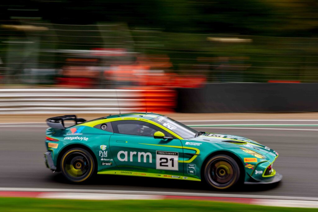 Car #21 Driven By Will Orton & Jessica Hawkins in GT4 during the Feature Race at the British GT Season Finale