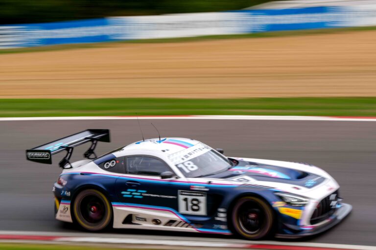 Car #18 Driven By Kevin Tse & Chris Lulham in GT3 during the Feature Race at the British GT Season Finale