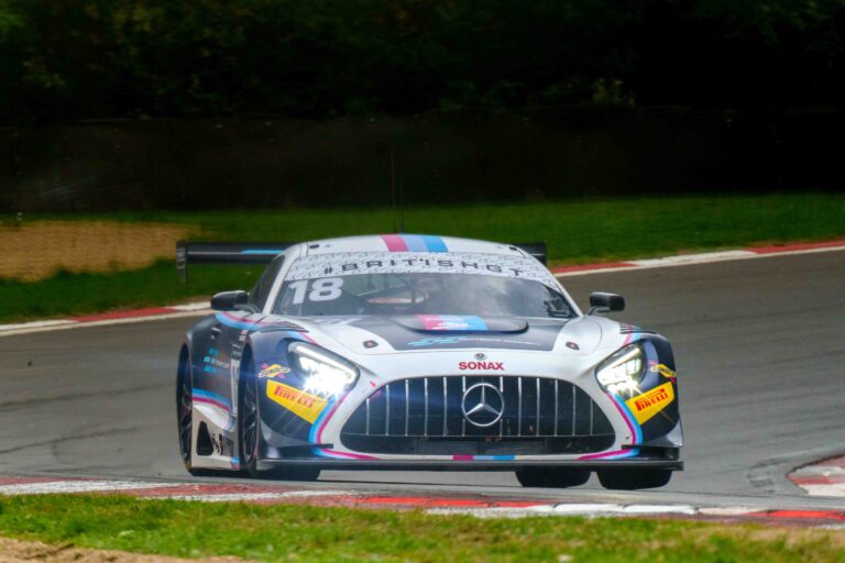 Car #18 Driven By Kevin Tse & Chris Lulham in GT3 during the Feature Race at the British GT Season Finale